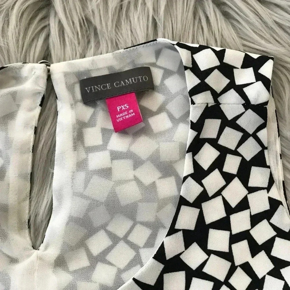 VINCE CAMUTO Printed Tank - Picture 3 of 5